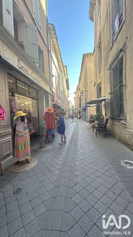 Photo 3 - Commerce à L'ISLE-SUR-LA-SORGUE