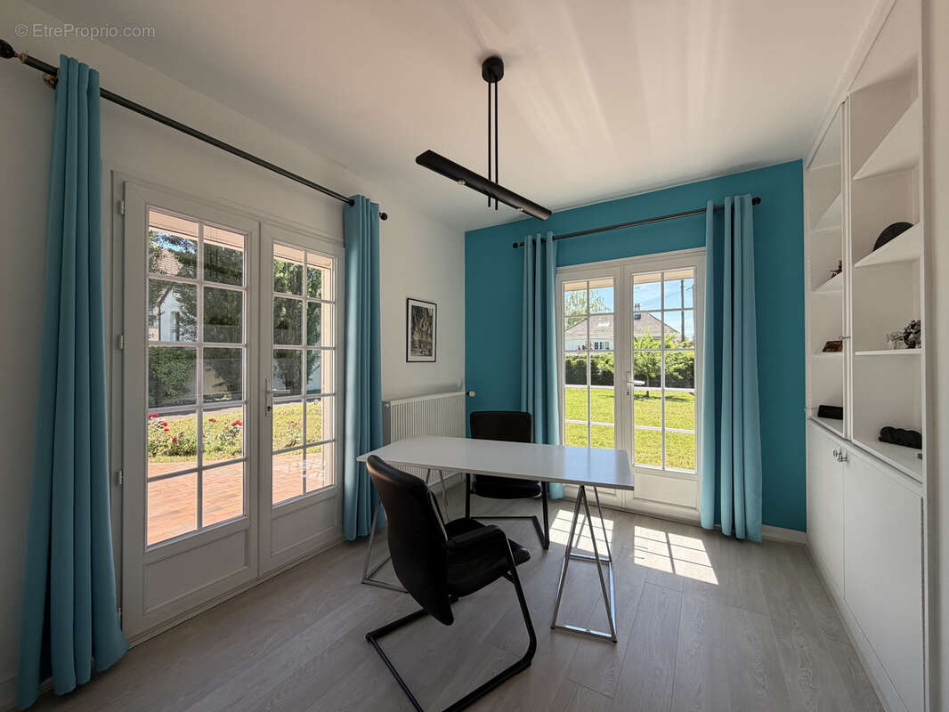 Propriété contemporaine de plain pied - photo 4