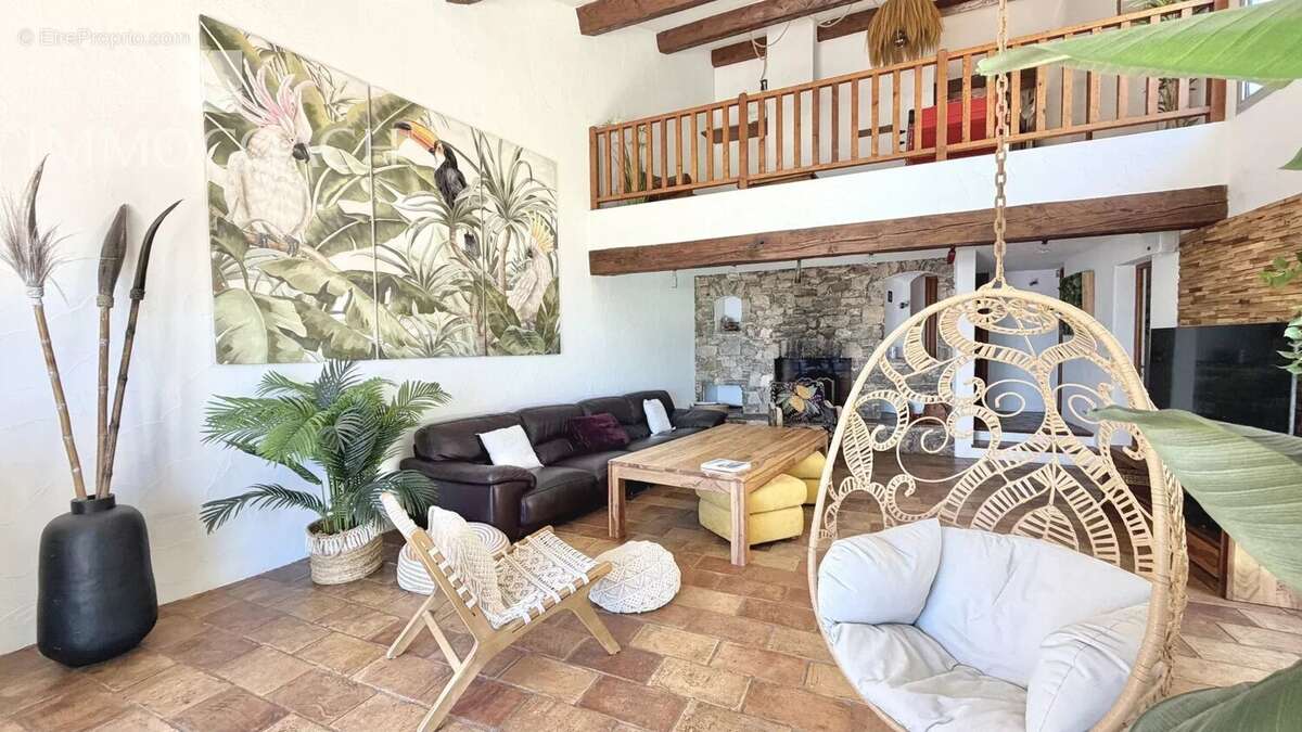 Maison à CARQUEIRANNE