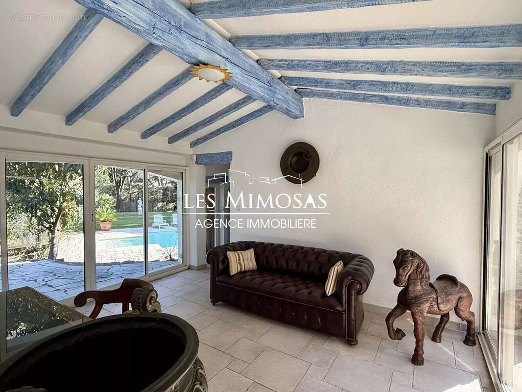 Maison à ROQUEBRUNE-SUR-ARGENS