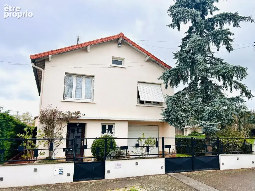 ROANNE Maison individuelle avec sous-sol complet sur terrain clos et arboré - photo 8
