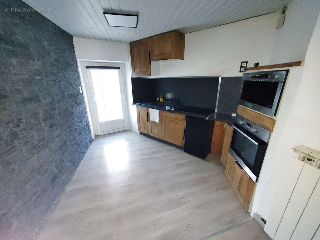 Maison à CASTANET-LE-HAUT