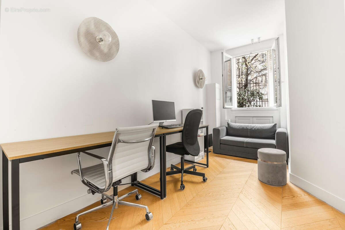 Appartement à PARIS-17E