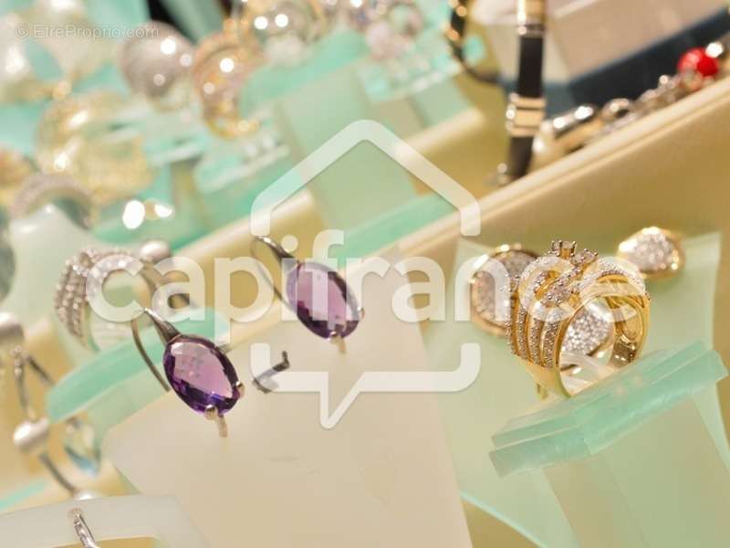 Commerce à VINZELLES