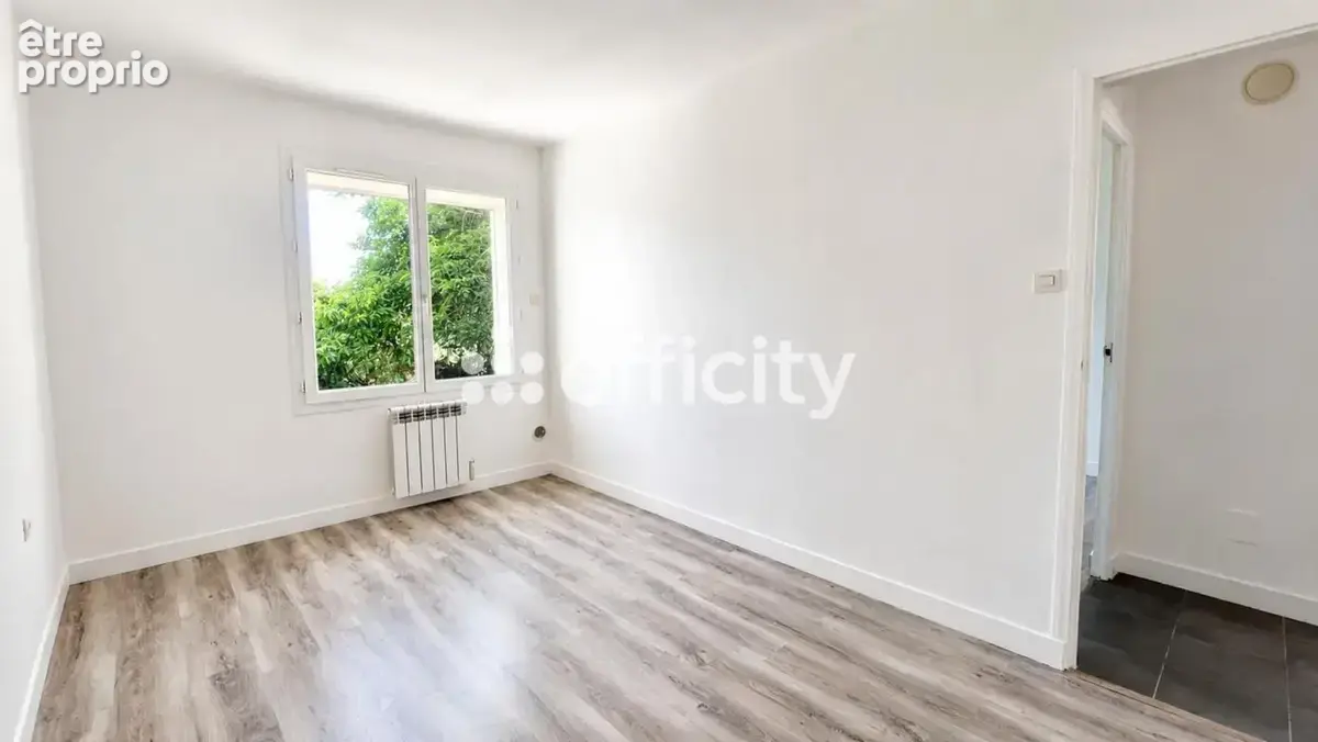 Maison 4 pièces 90 m² à vendre à La Fare-Les-Oliviers (13580) - photo 4