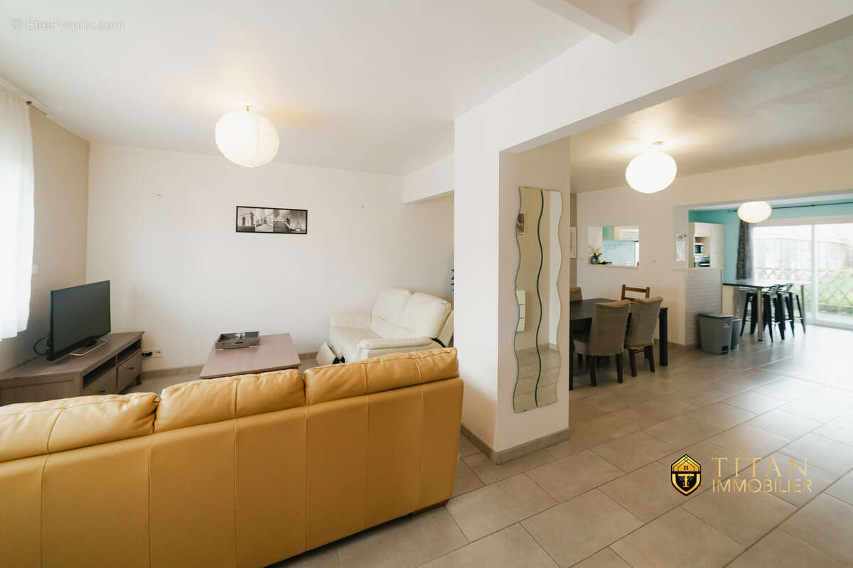 EXCLUSIVITÉ  Maison mitoyenne 100 m²  2 chambres + bureau  À 400 m de la plage  Grand-Fort-Philippe - Appartement à GRAND-FORT-PHILIPPE