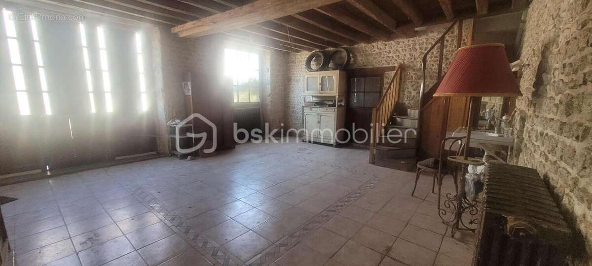 Maison en Pierre 175 m² / 6 Piéces  / 3 Chambres - photo 11