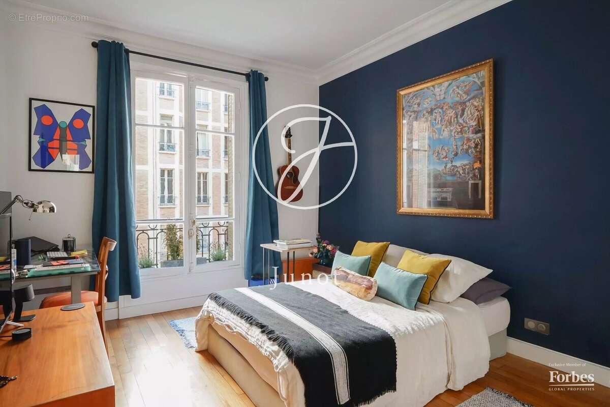 Appartement à PARIS-7E
