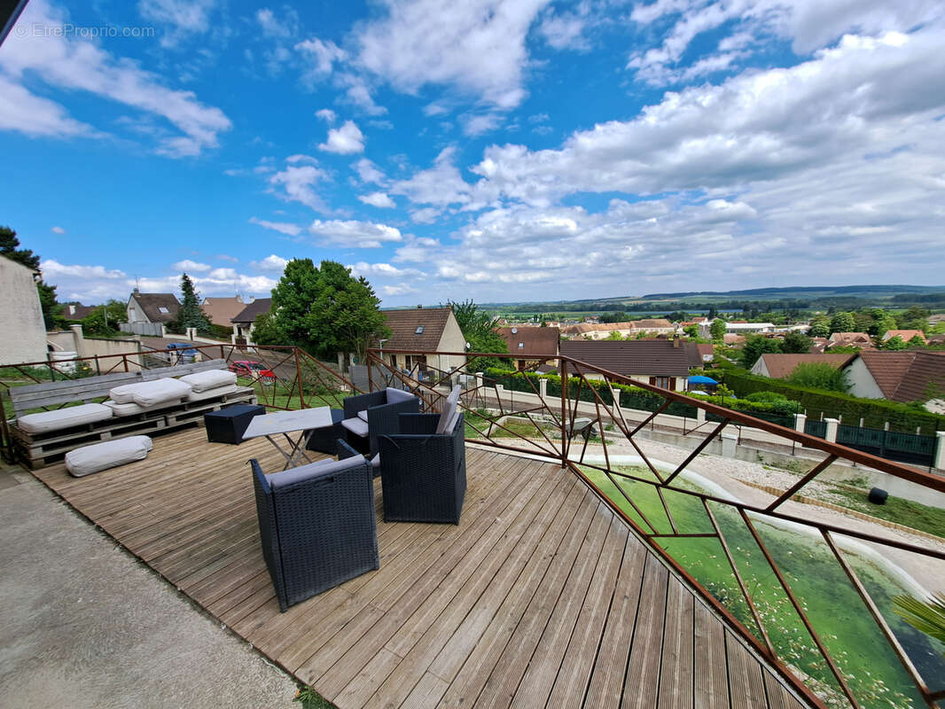 Maison à PONT-SUR-YONNE