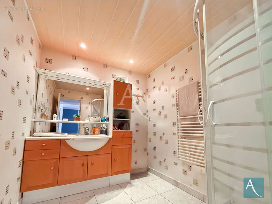 Appartement à MORIGNY-CHAMPIGNY