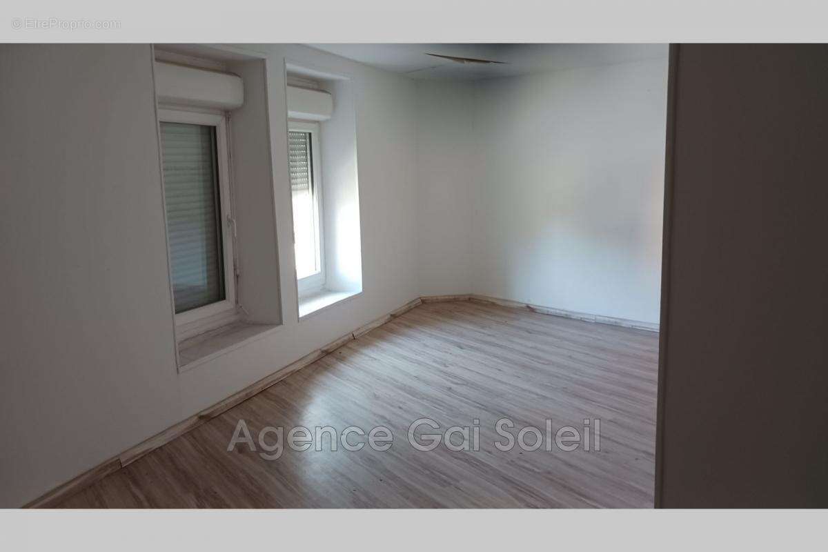 Maison à NISSAN-LEZ-ENSERUNE