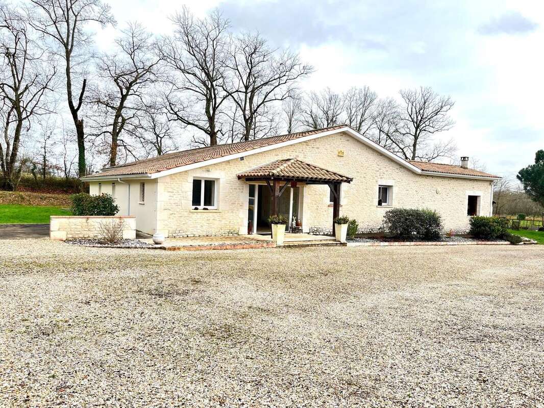 Maison 226 m² à Plaisance  - photo 3