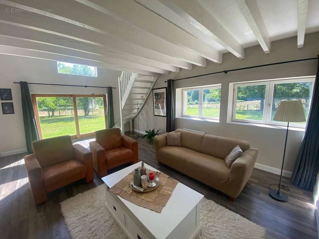 Exclusif, en Bourgogne: Maison rénovée à 10 minutes d'Autun - photo 8