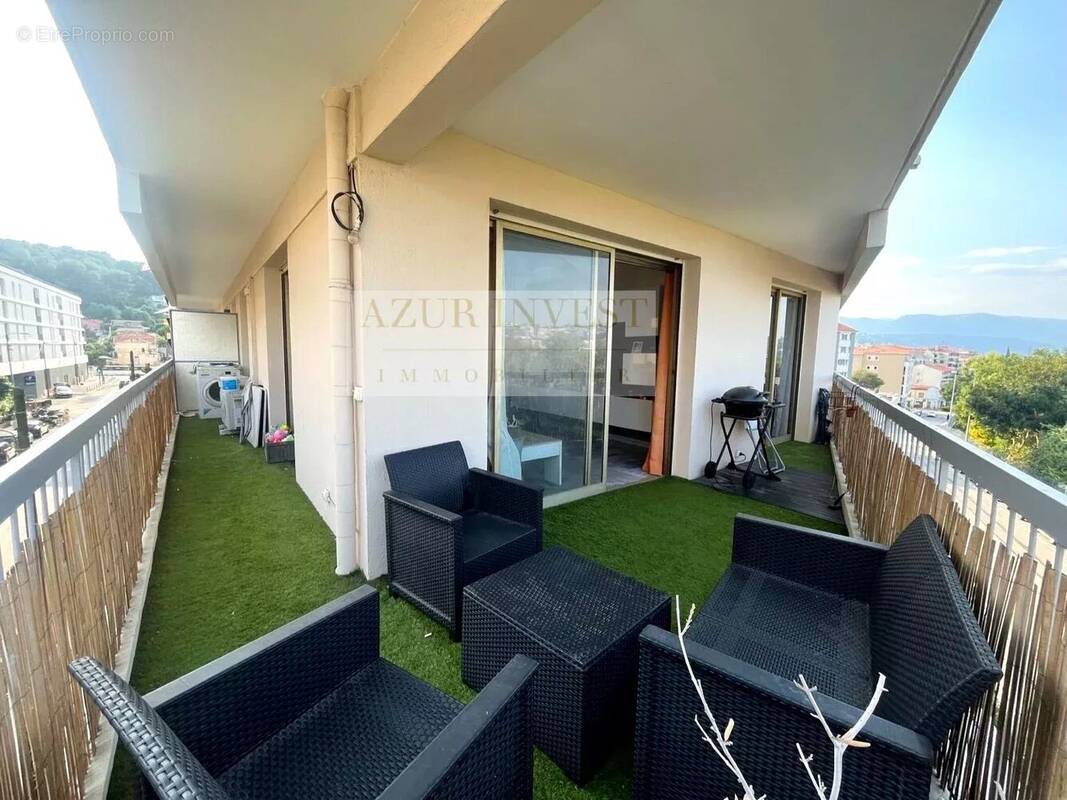 Appartement à SAINT-LAURENT-DU-VAR