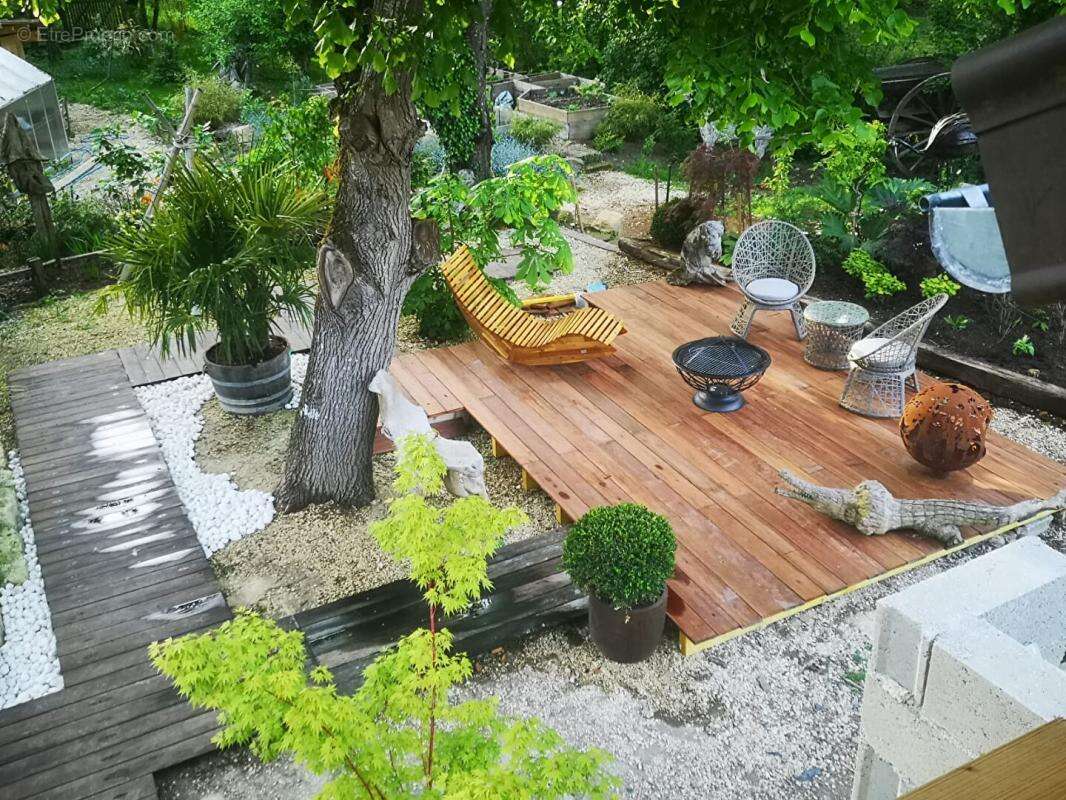 Maison à NOUANS-LES-FONTAINES