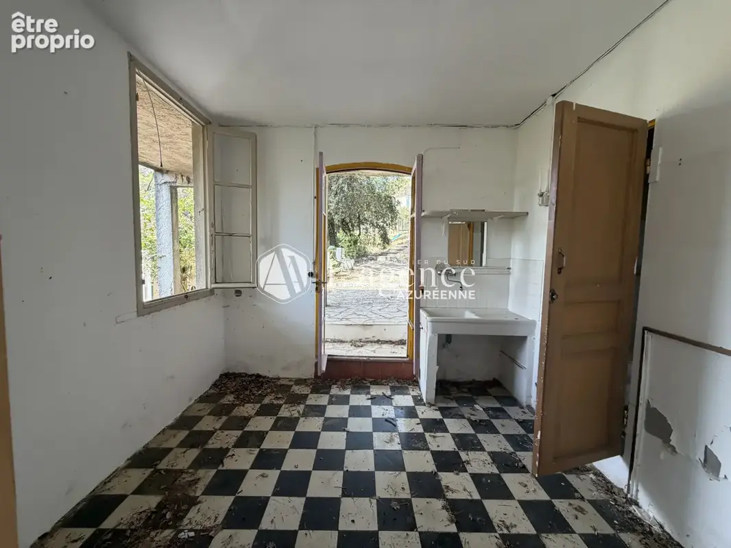 Cagnes sur mer : maison à rénover - terrasse - parkings - piscine - photo 5