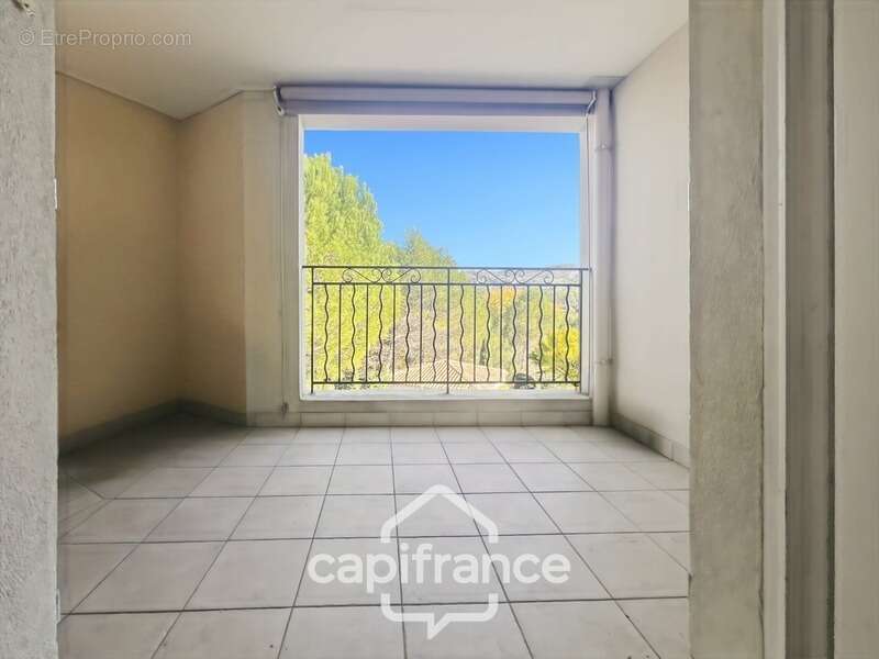 Appartement à MALLEMORT