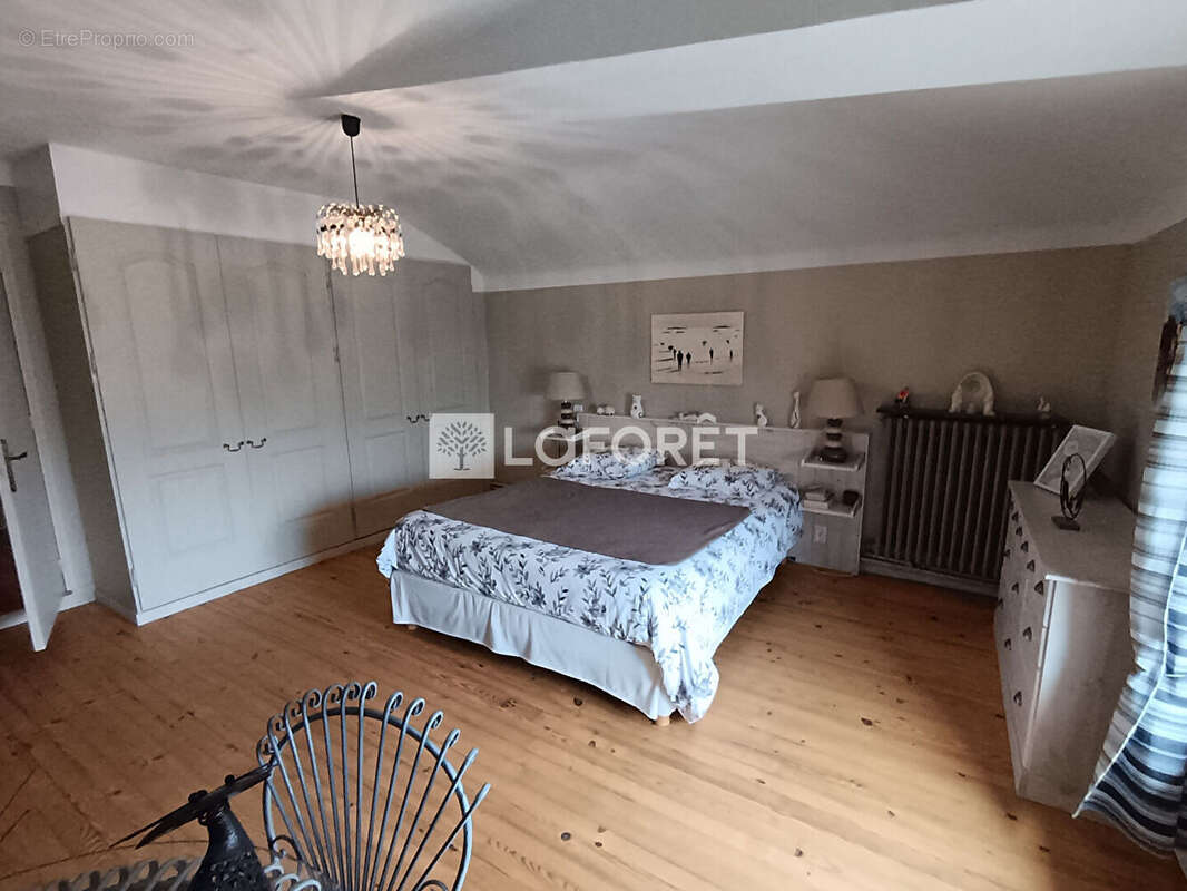 Maison à SAINT-NICOLAS-DE-LA-GRAVE