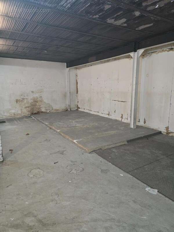 Photo 4 - Commerce à SAINT-DENIS