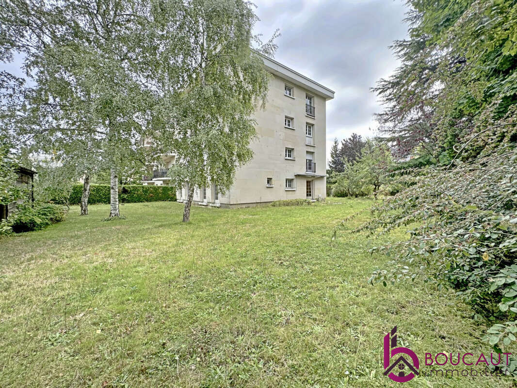Appartement à LE PLESSIS-ROBINSON