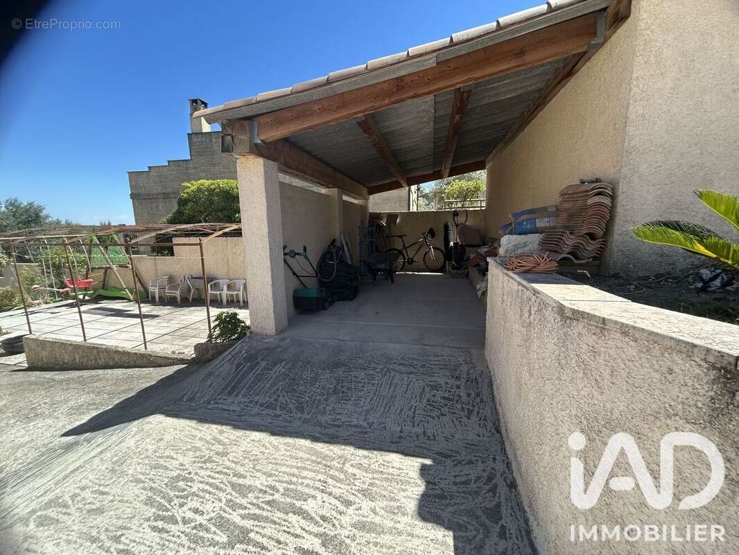 Maison 120 m² à Aramon  - photo 2