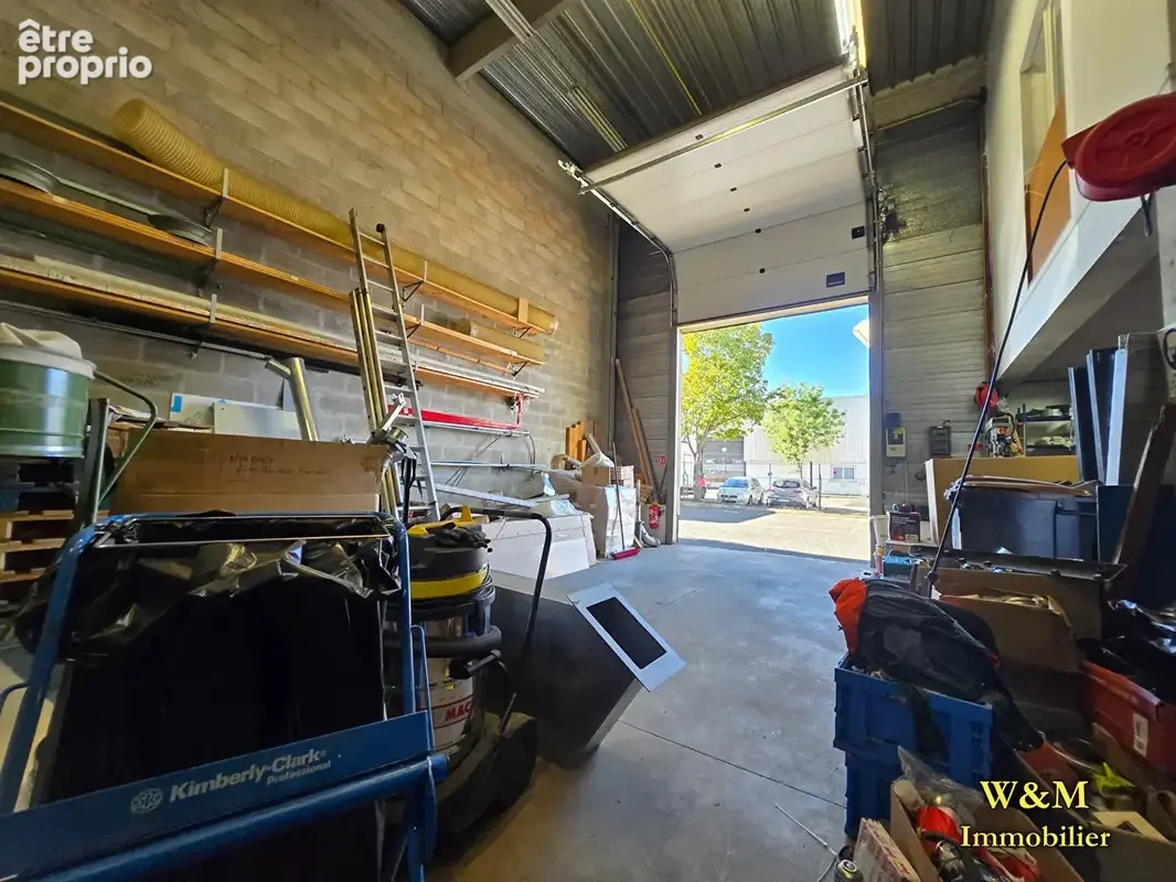 Entrepôt -Local à usage d'activités avec bureau de 194 m² -VENDU LOUE - photo 3