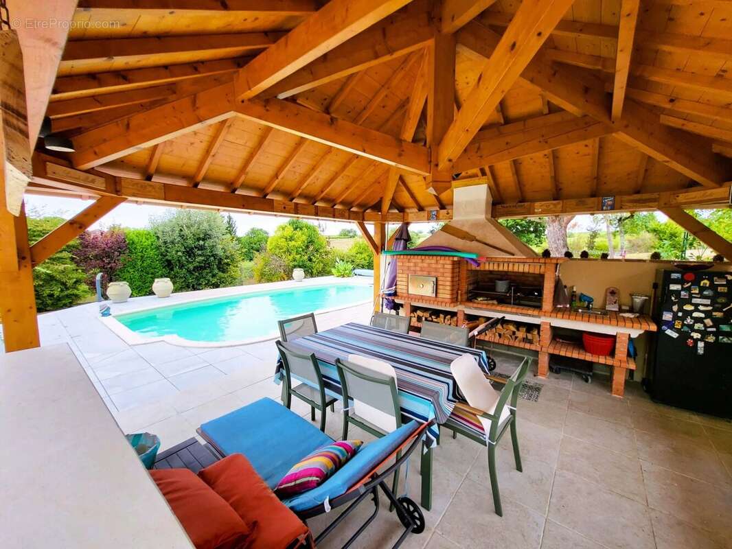 Maison à SAINT-FORT-SUR-LE-NE