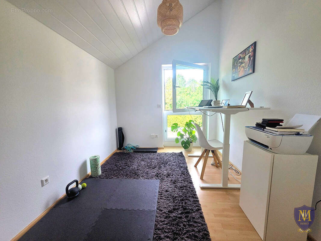 Blotzheim très au calme belle maison 6 pièces de 125 m2 sur 7,91 ares - photo 10