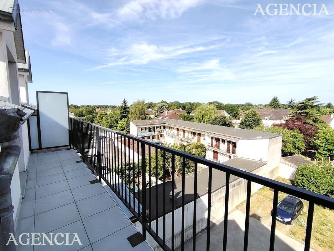 Appartement à PONTAULT-COMBAULT