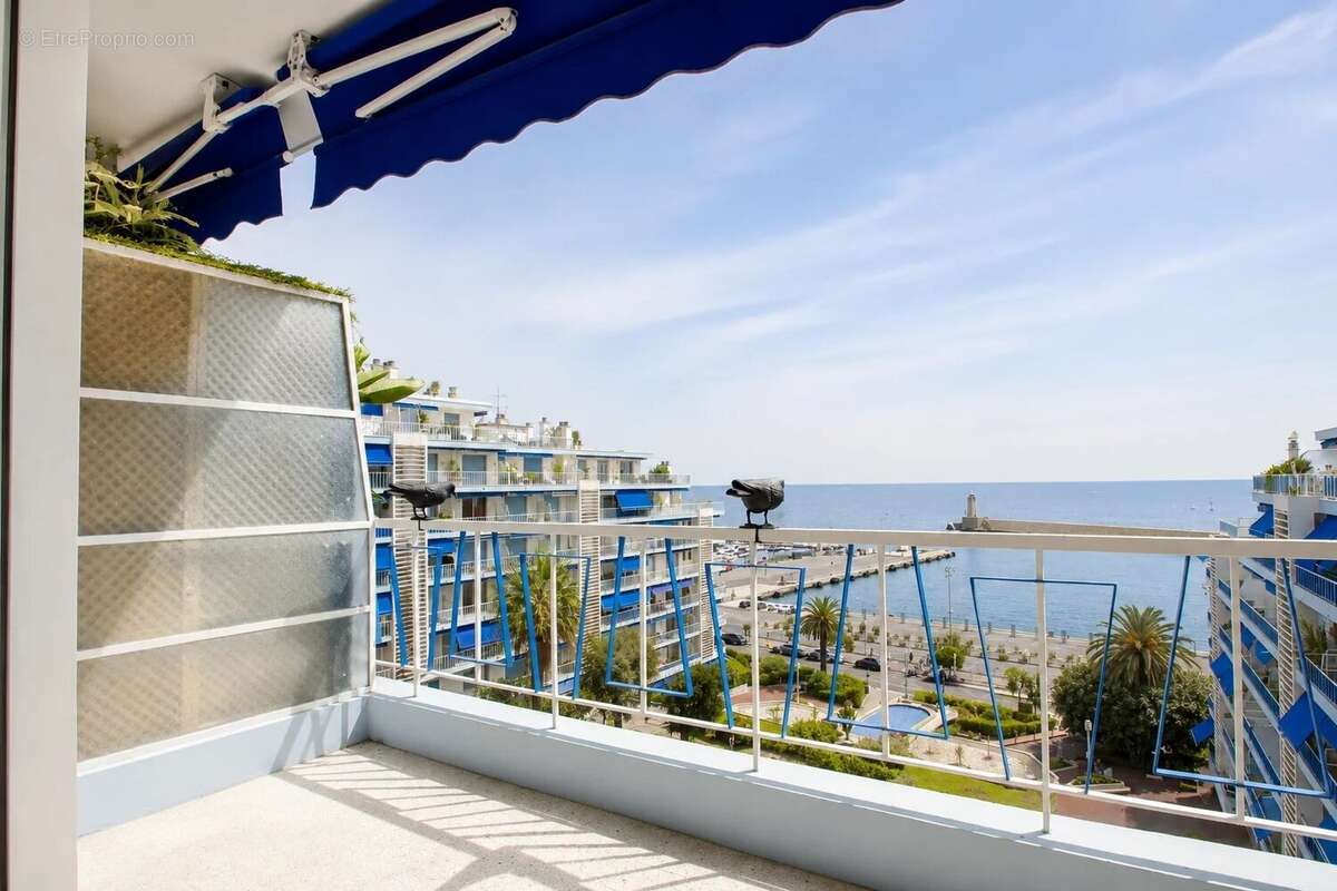 NICE "LE PORT" -  3P 77m² + 8m² Terrasse  Vue MER  Parking + Cave - photo 3