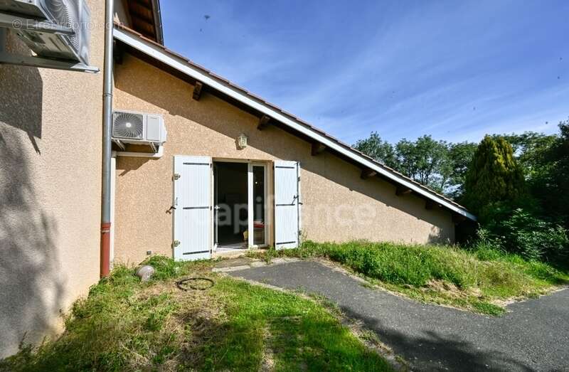 Maison à COURZIEU