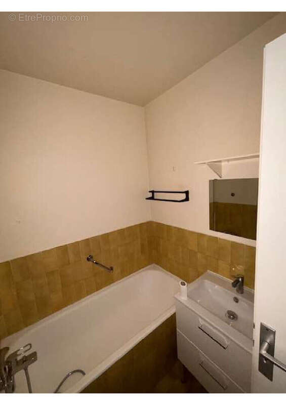 Appartement à PARIS-19E