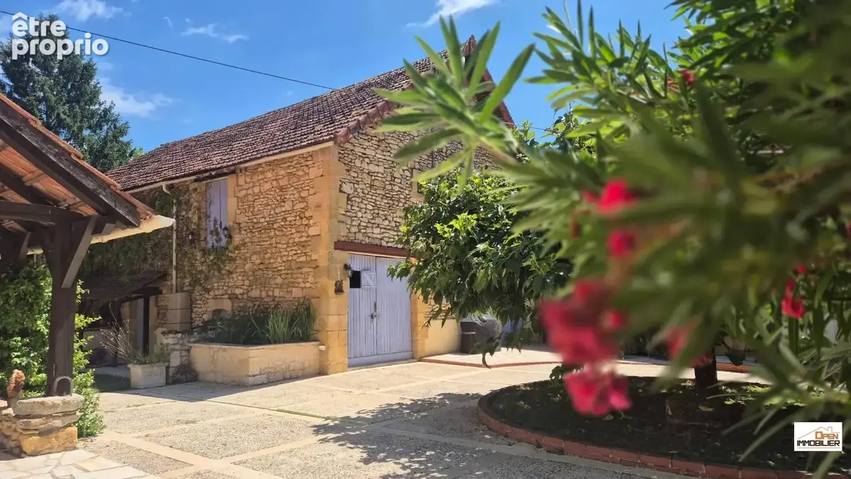 Maison à MEYRALS
