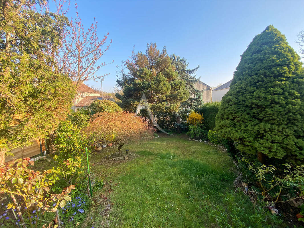 Maison à JOUY-LE-MOUTIER