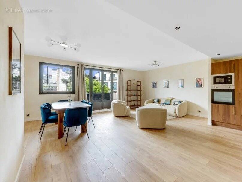 Appartement à NEUILLY-SUR-SEINE