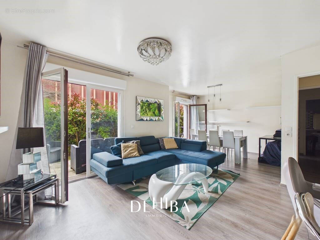 Appartement à LES PAVILLONS-SOUS-BOIS