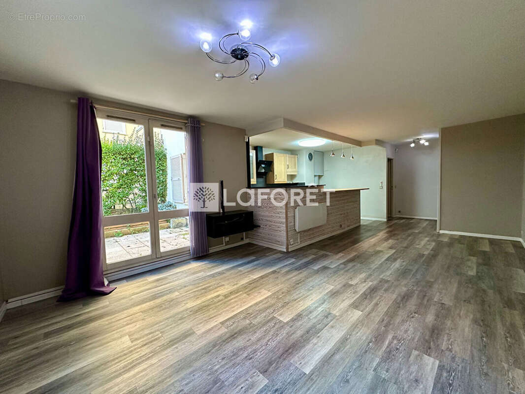 Appartement à ATHIS-MONS