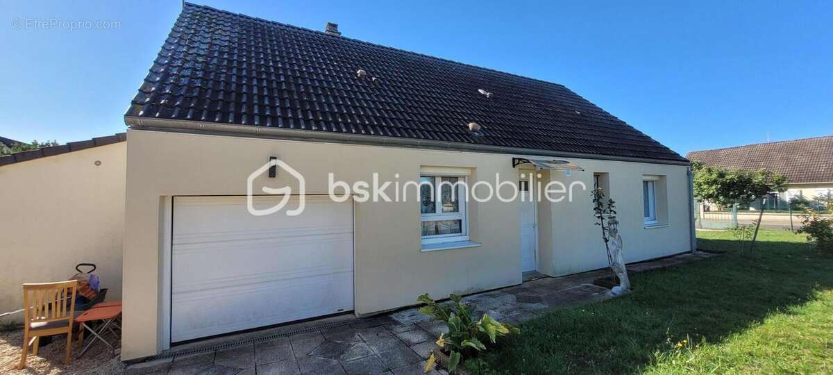 Maison à SAINT-GERMAIN-LAVAL