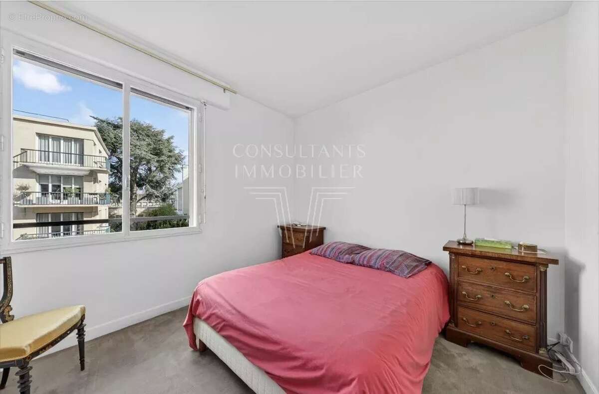 Appartement à NEUILLY-SUR-SEINE