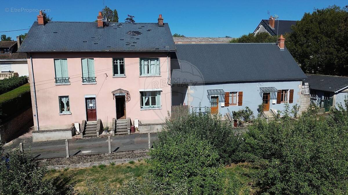 Maison à LUZY