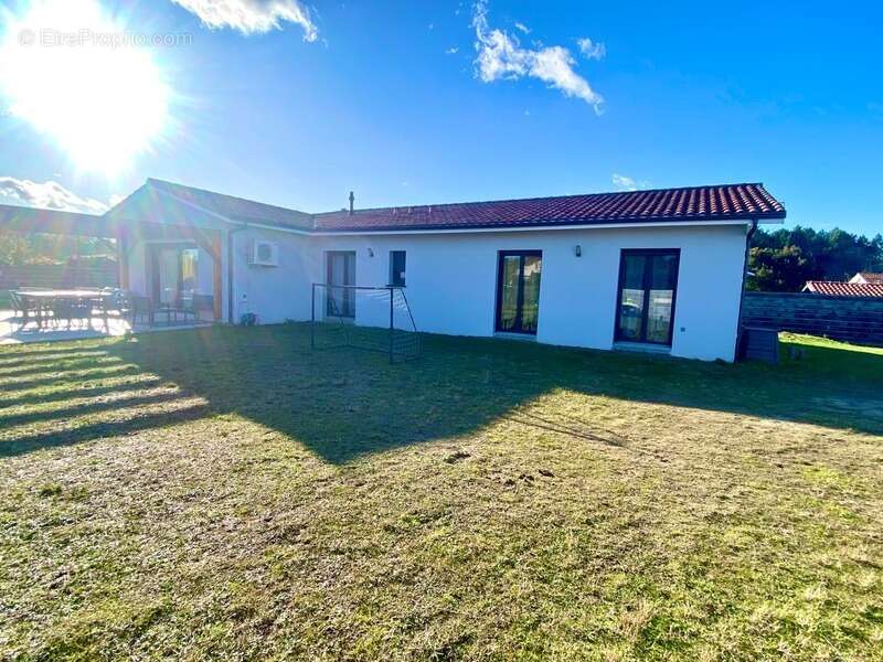 Maison à RION-DES-LANDES