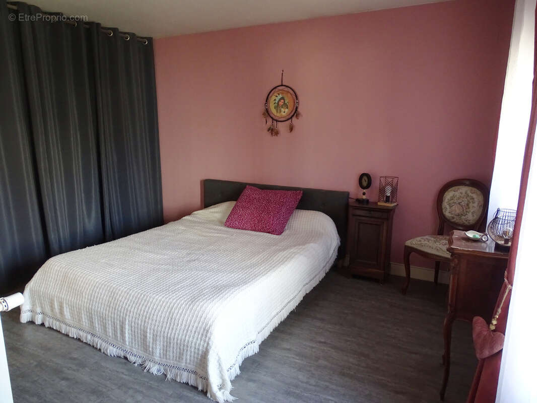 Maison à MONTIGNY-SUR-AUBE