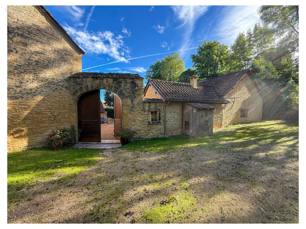 Maison à SAINT-AMAND-DE-COLY