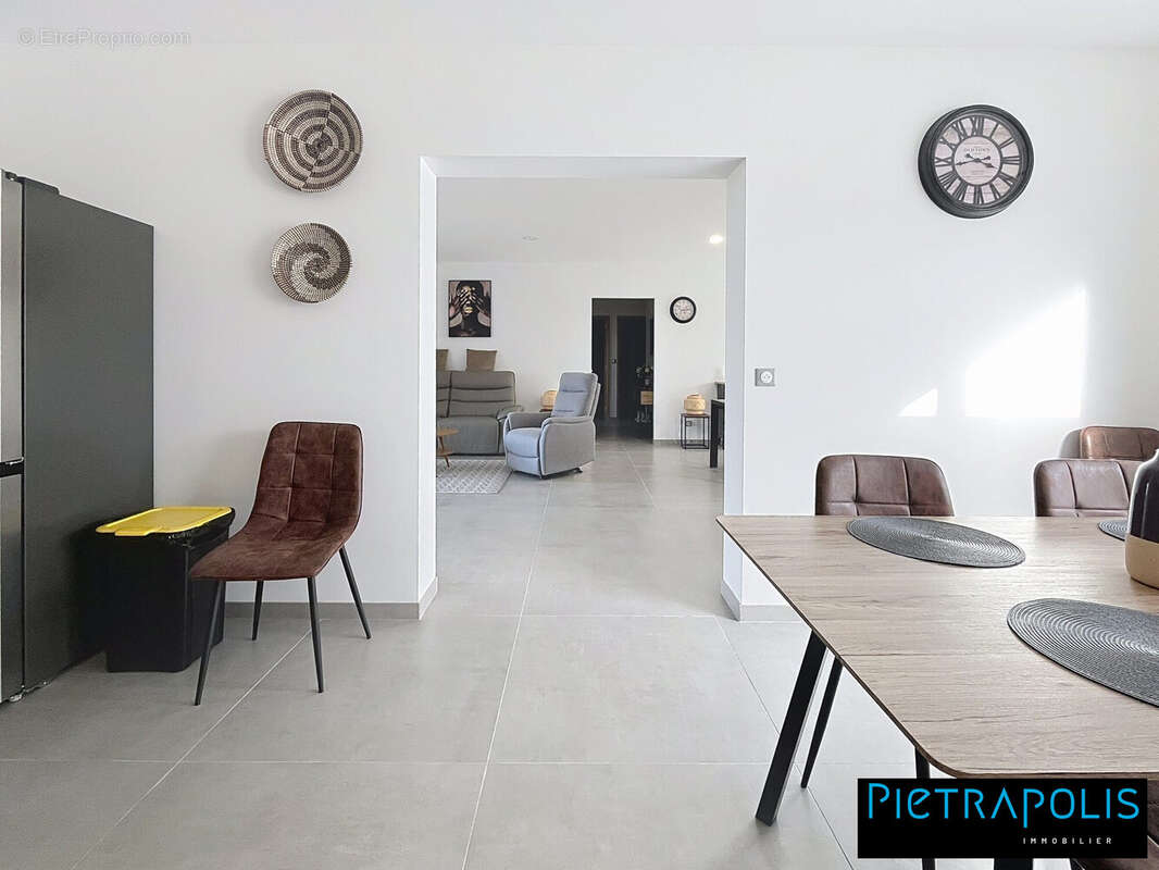 Maison à CRECHES-SUR-SAONE