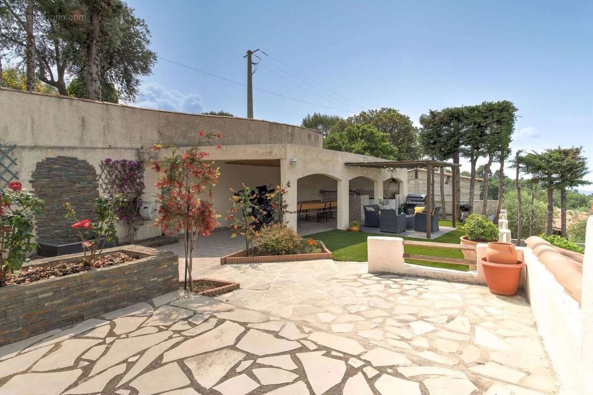 Maison à SAINT-MARTIN-DU-VAR