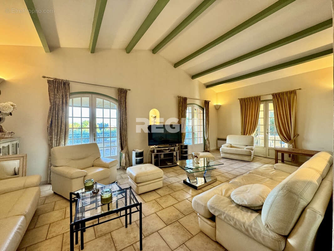 Maison à MANDELIEU-LA-NAPOULE