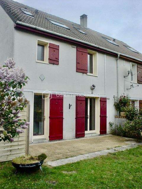 Maison à COURCOURONNES