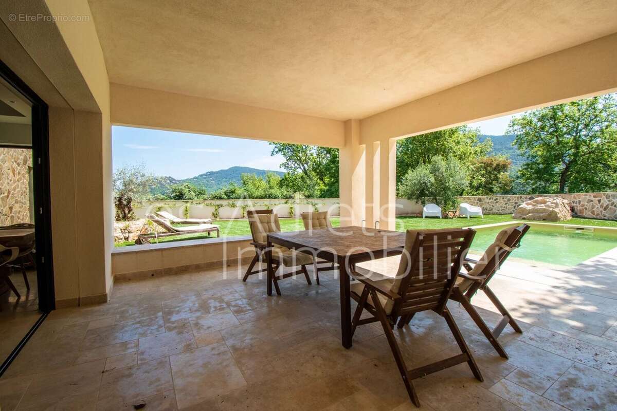 Maison à LES ADRETS-DE-L&#039;ESTEREL