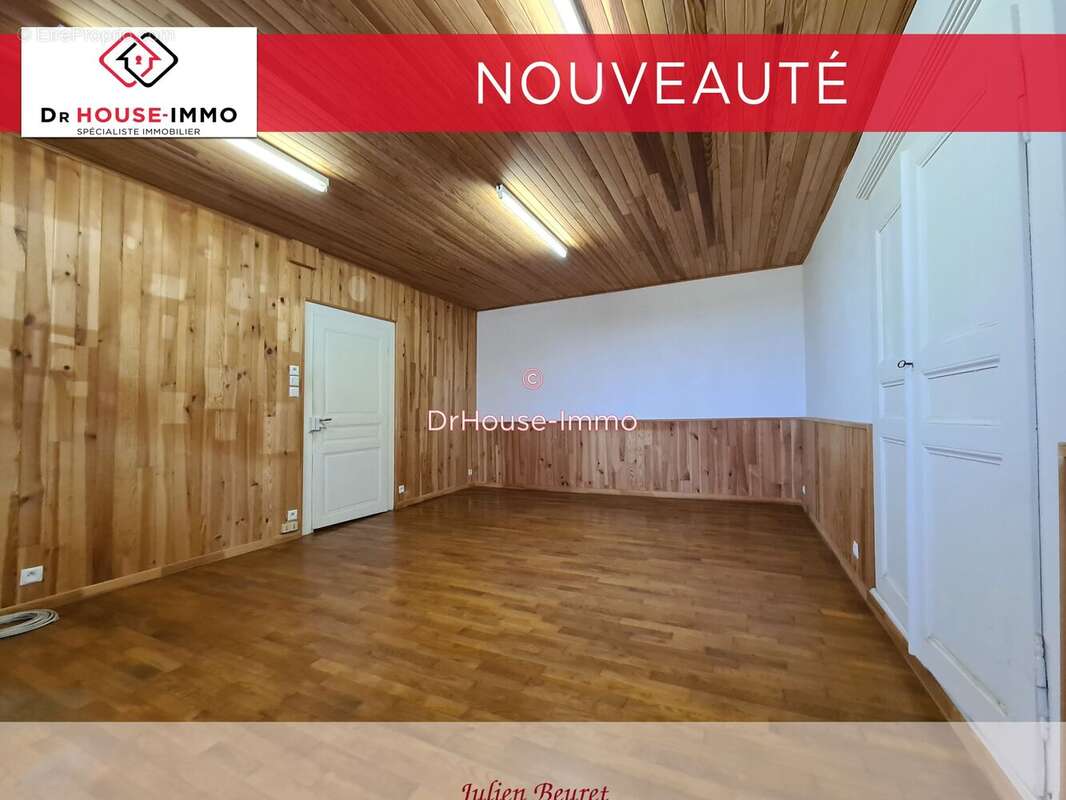Maison à HUANNE-MONTMARTIN