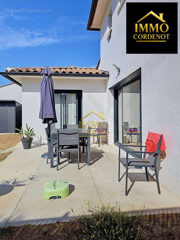 Maison 104 m² à Rocbaron  - photo 2